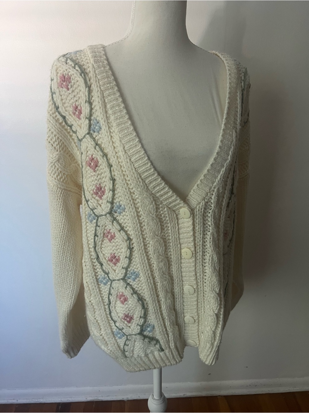 Knitted by Hand Cream cardigan sweater Cable Knit Floral Womens S, Cottagecore